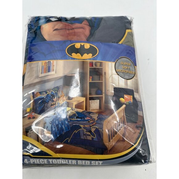 Batman Toddler 4-Piece Bed Set Microfiber Quilt Sheets Pillowcase Bedding - Picture 2 of 4